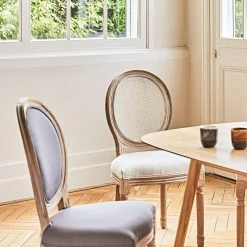 Home Déco Factory Chaise Medaillon En Bois D'hévea Grise -Sema Design Boutique a6e24 amb ideescadeauxete 2724 hd scaled